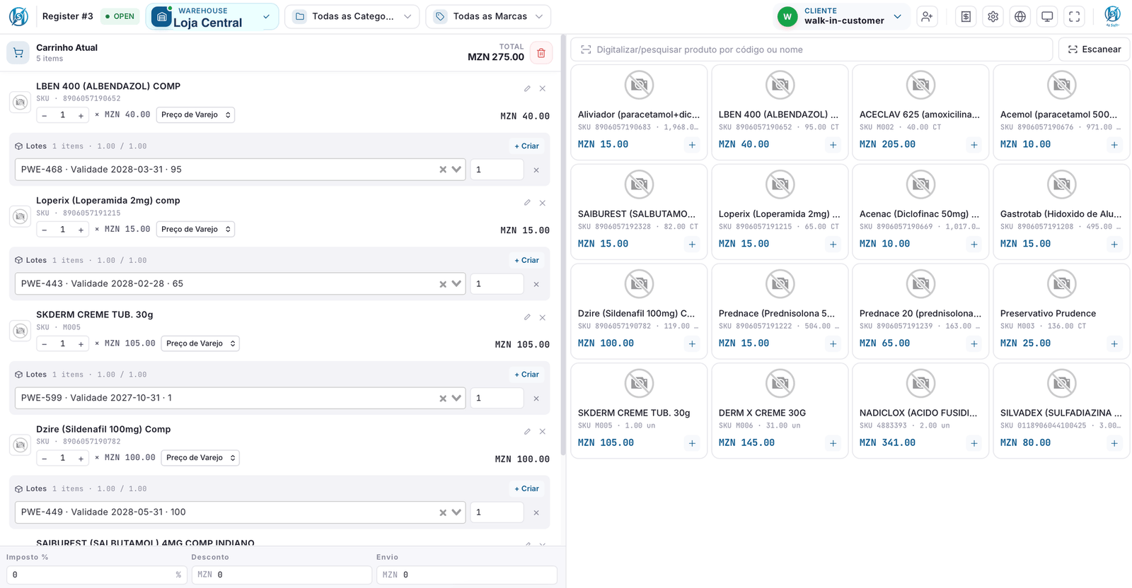 Ecrã de ponto de venda do Hooda Software: carrinho com cinco artigos, lote e data de validade em cada linha, e catálogo de produtos com preços ao lado.